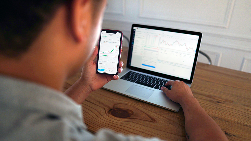 google analytics 4 vs universal analytics